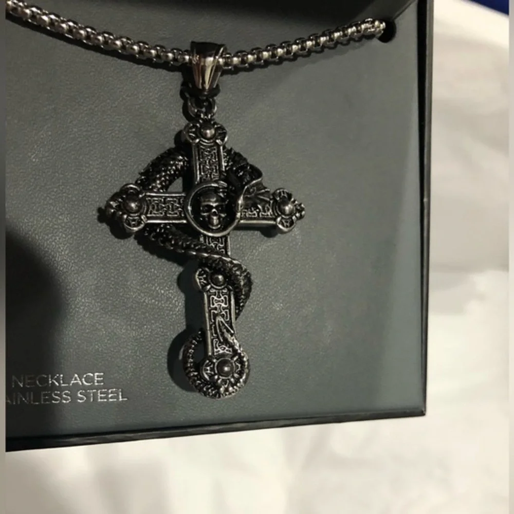 Ed Hardy Men’s‎ silver serpent cross gothic charm neckchain new in hardcase new